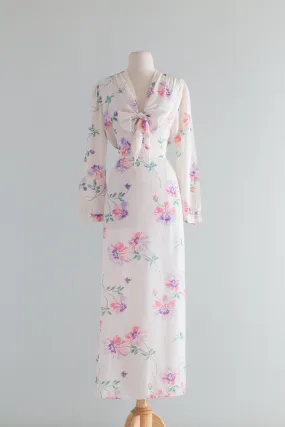 Beautiful 1940's Rayon Floral Print Dressing Gown / ML