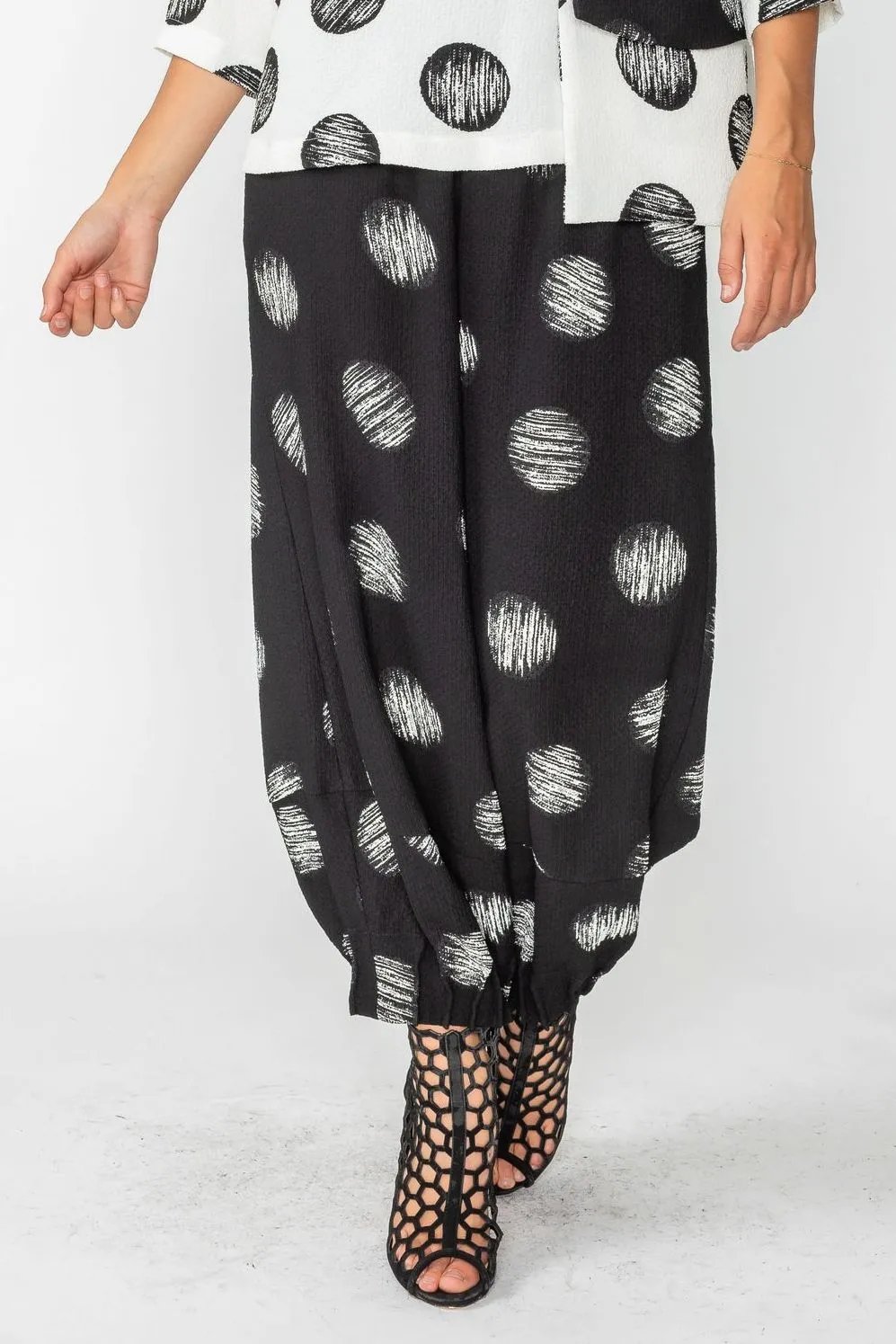 Black Texture Dot Woven Pants