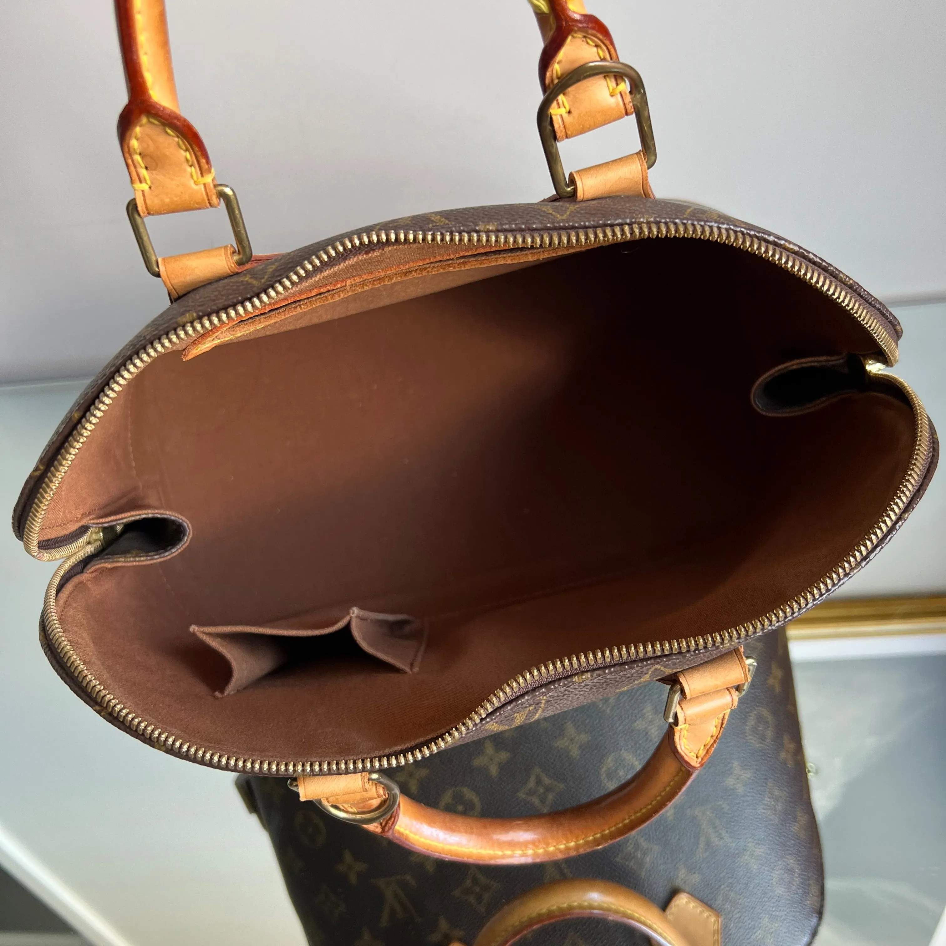 Bolsa Louis Vuitton Alma Monograma