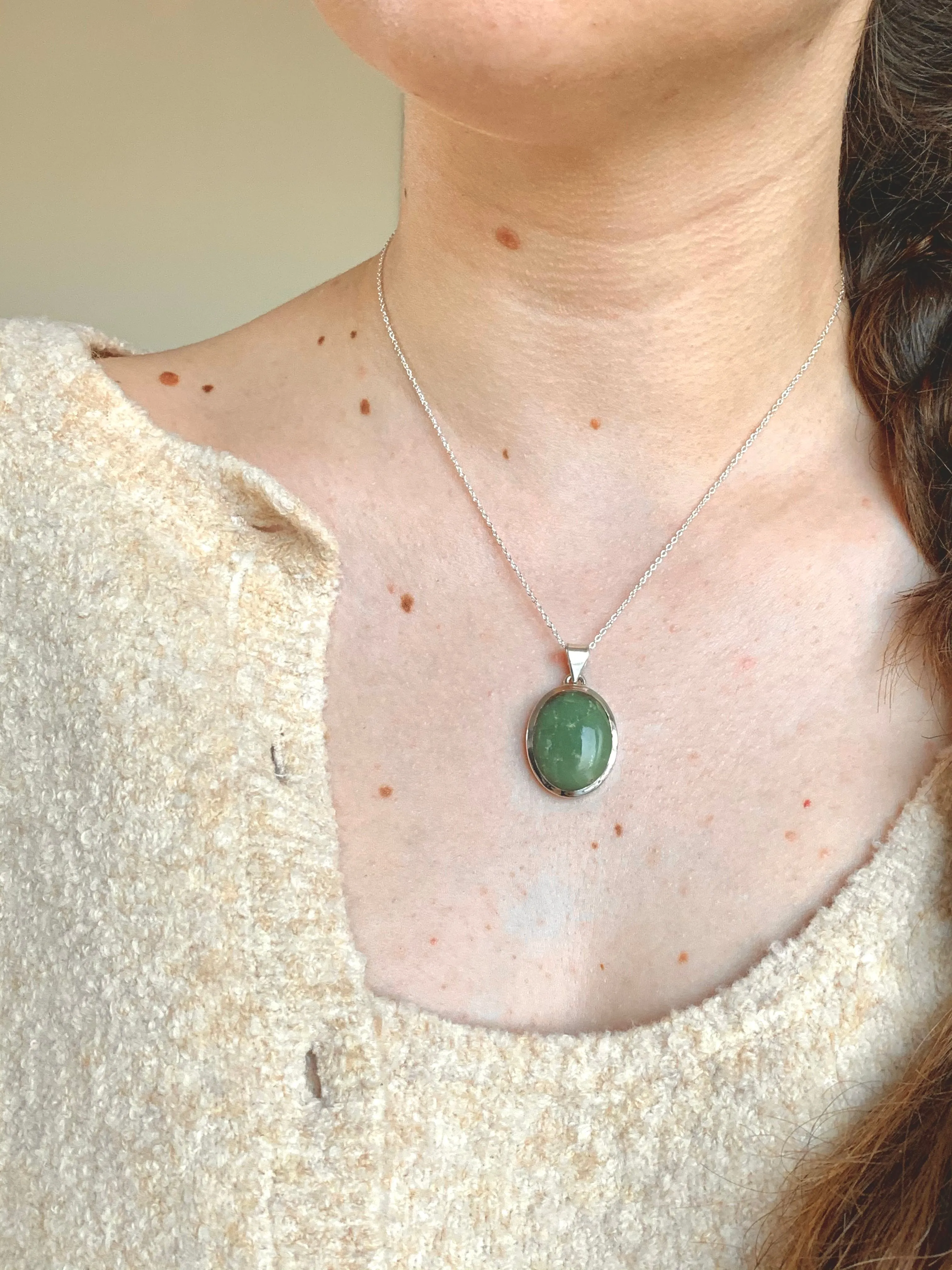 Chrysoprase Naevia Pendant - Small Oval