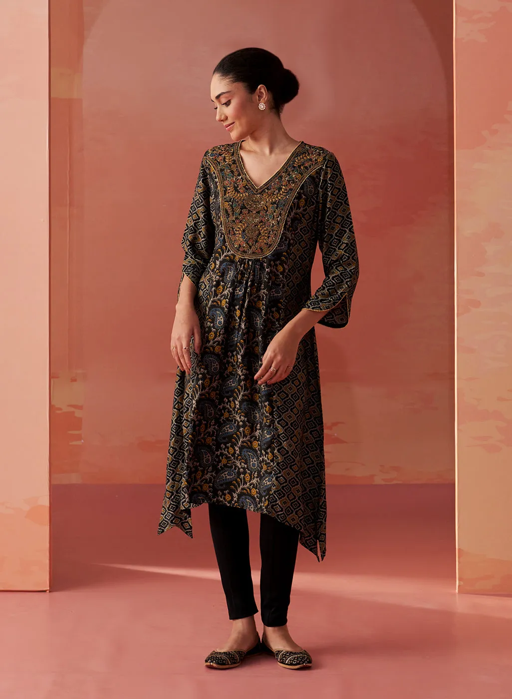 Dilshad Black Long Printed Kurta for Women