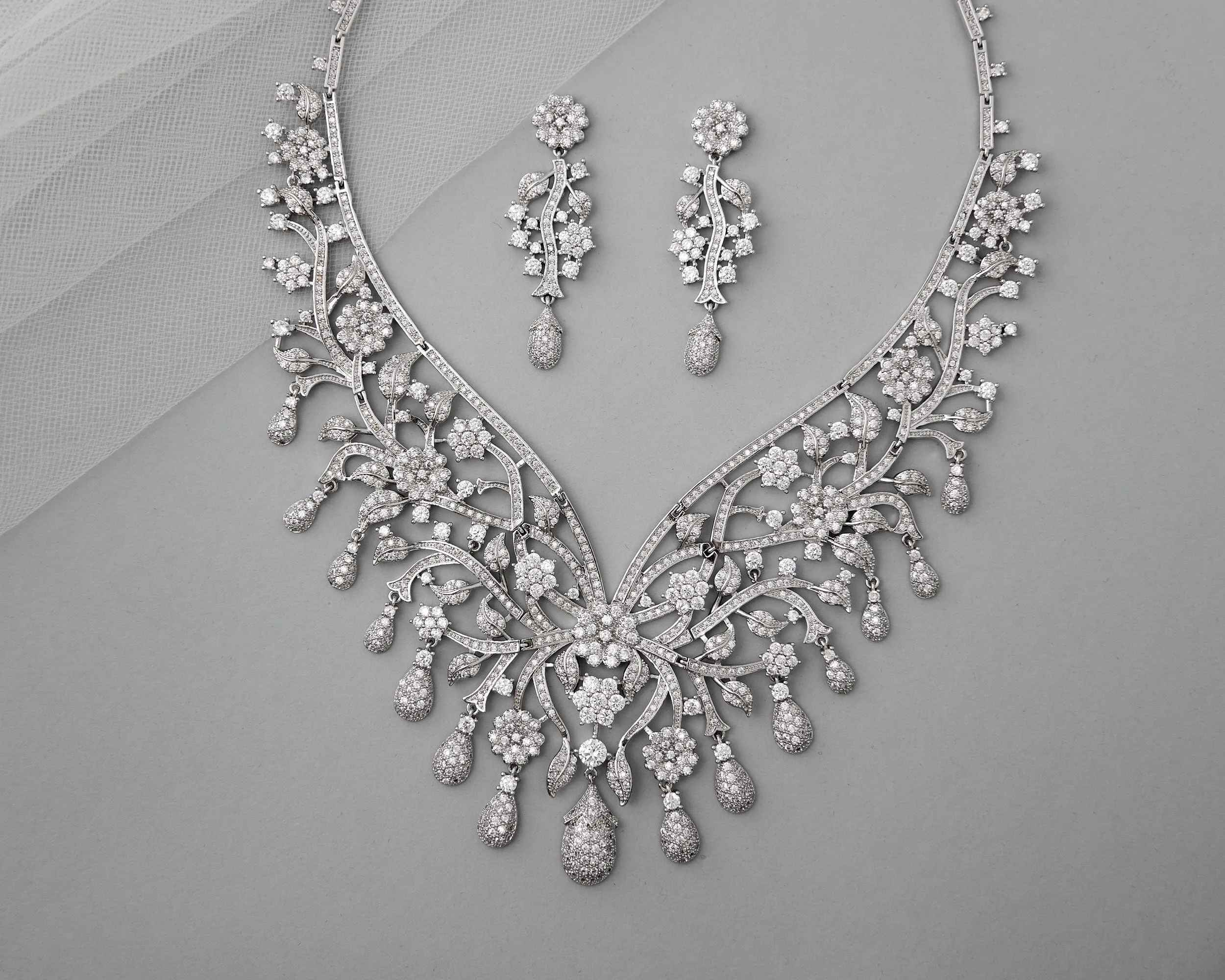 Glamorous Collar Style Floral CZ Necklace Set