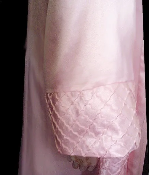 *GORGEOUS VINTAGE VALENTINO PINK SATIN BASKET WEAVE LOOK PEIGNOIR & NIGHTGOWN SET