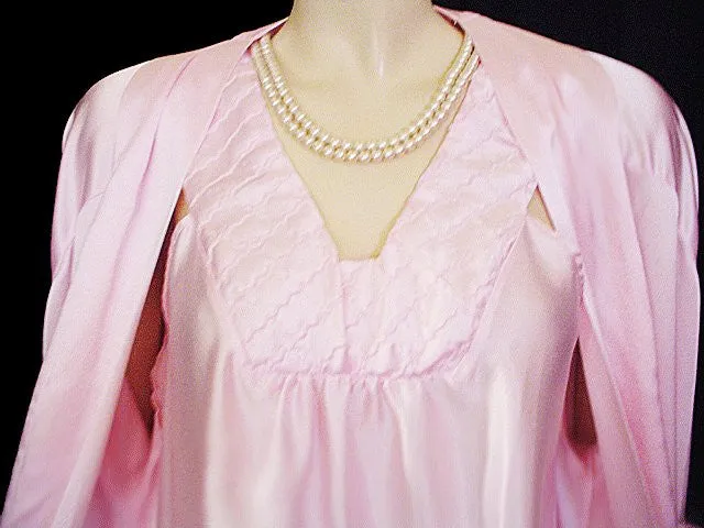 *GORGEOUS VINTAGE VALENTINO PINK SATIN BASKET WEAVE LOOK PEIGNOIR & NIGHTGOWN SET