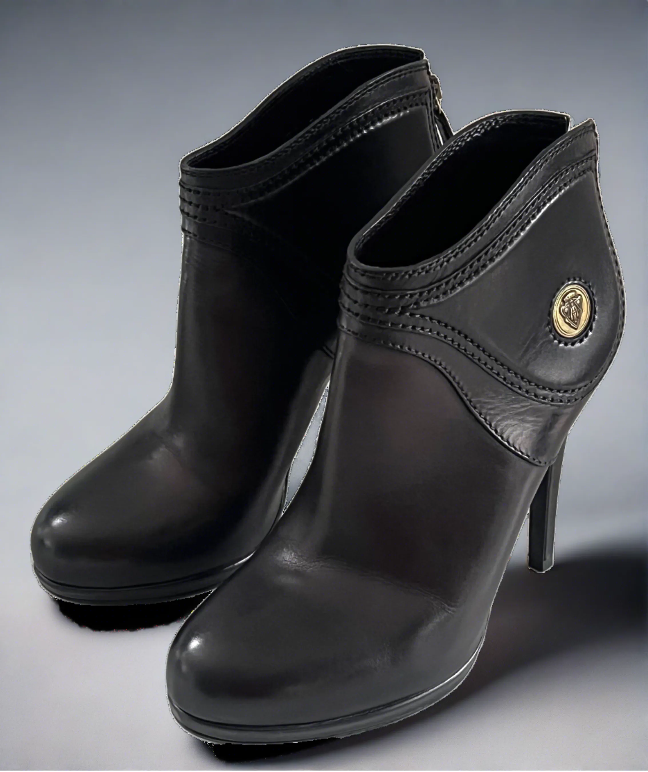 Gucci Diana Hysteria Ankle Boots, Black.