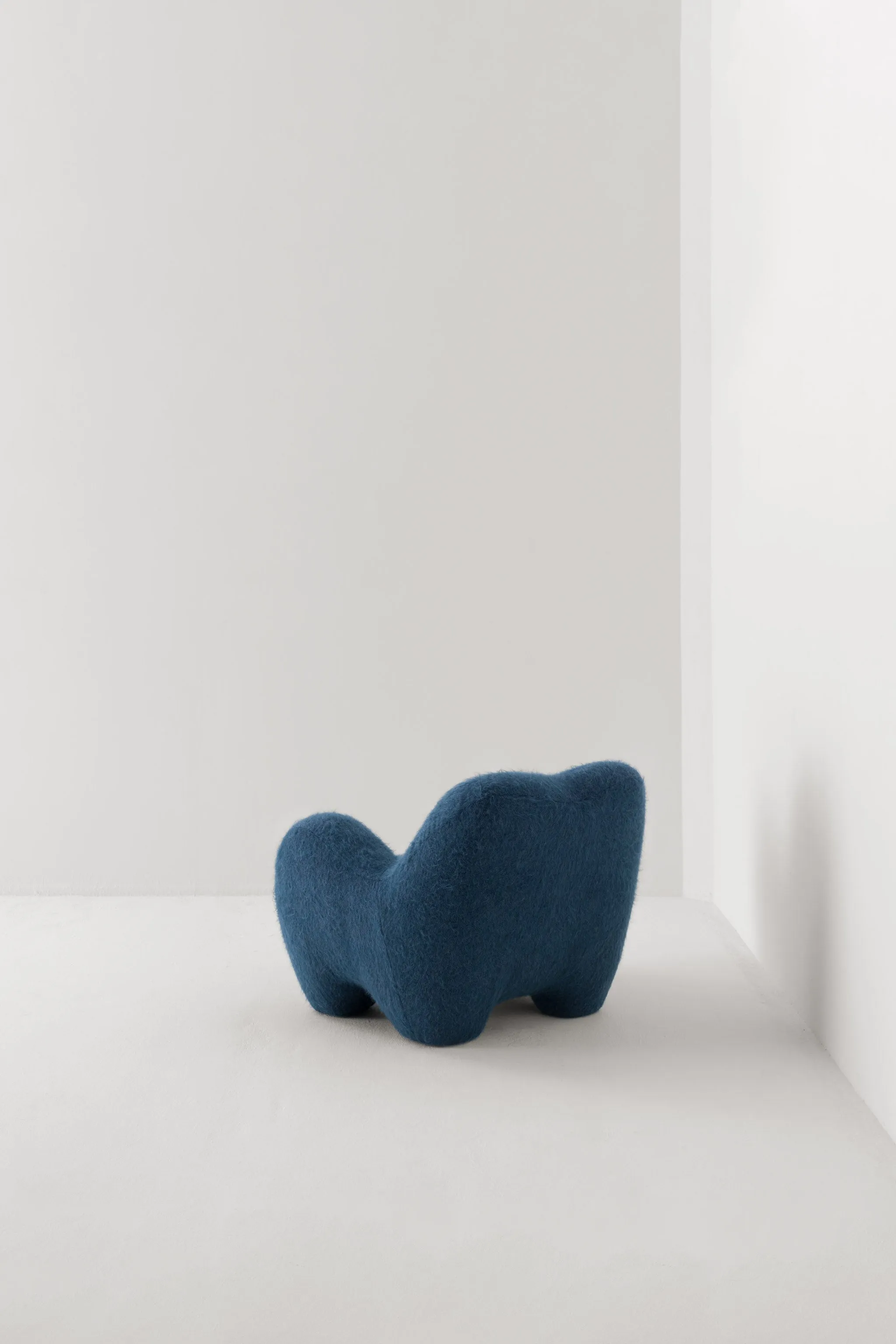 GUMMY ARMCHAIR / YETI ENCRE