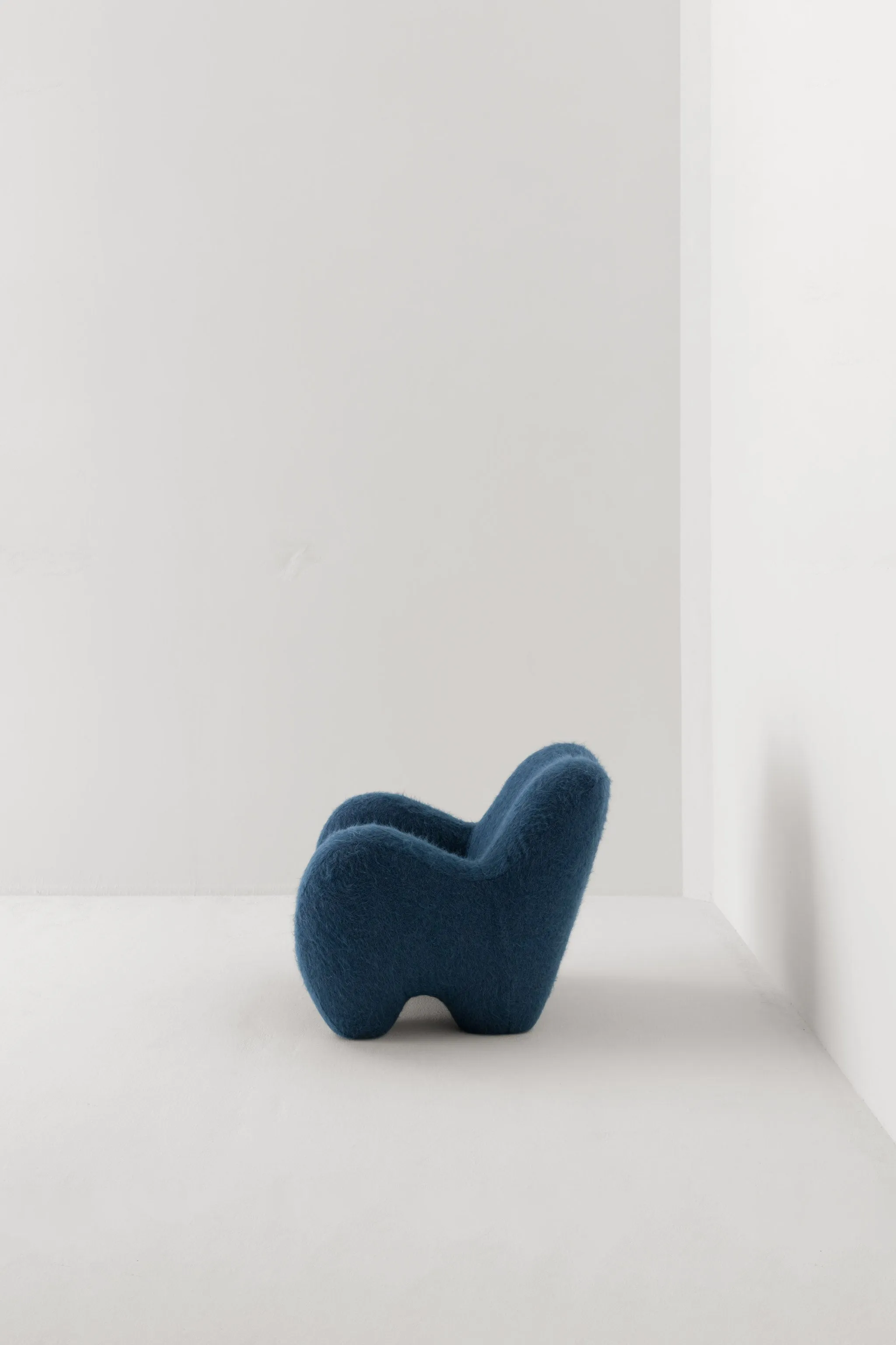 GUMMY ARMCHAIR / YETI ENCRE