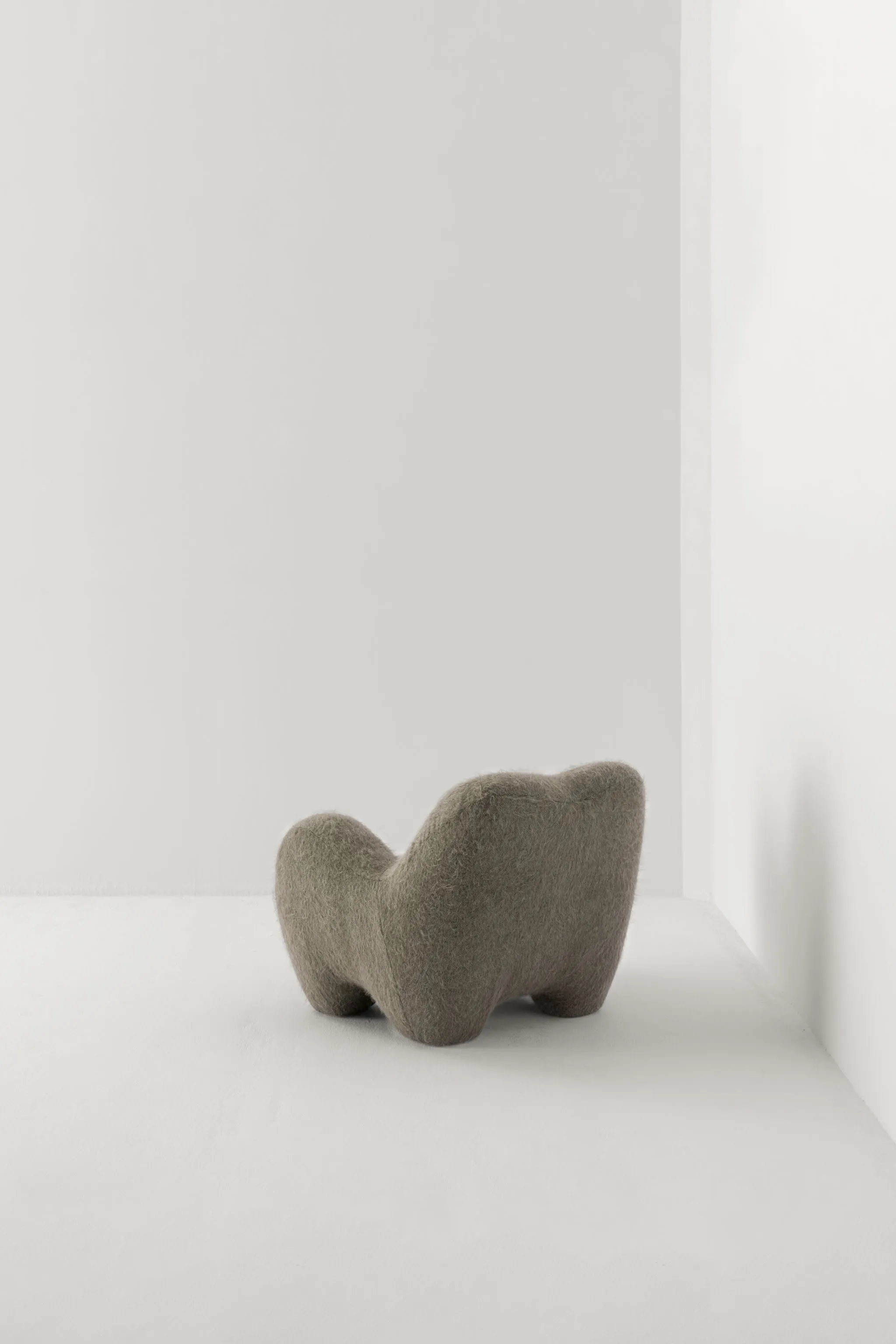 GUMMY ARMCHAIR / YETI HERISSON