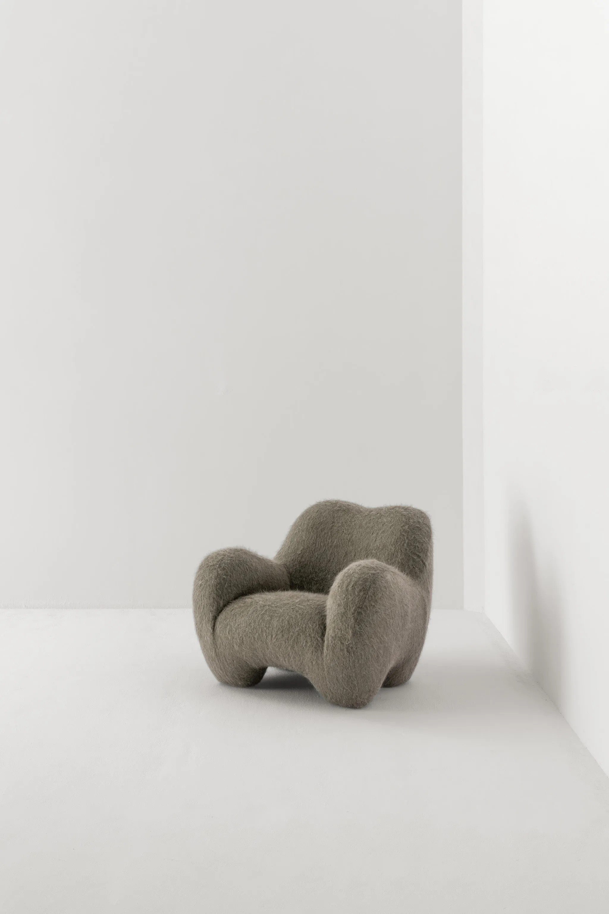 GUMMY ARMCHAIR / YETI HERISSON