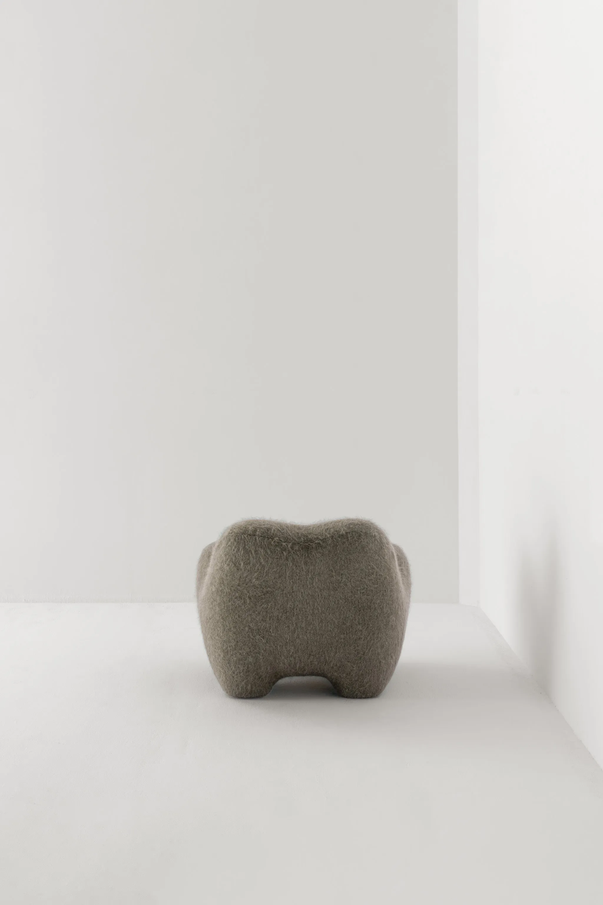 GUMMY ARMCHAIR / YETI HERISSON