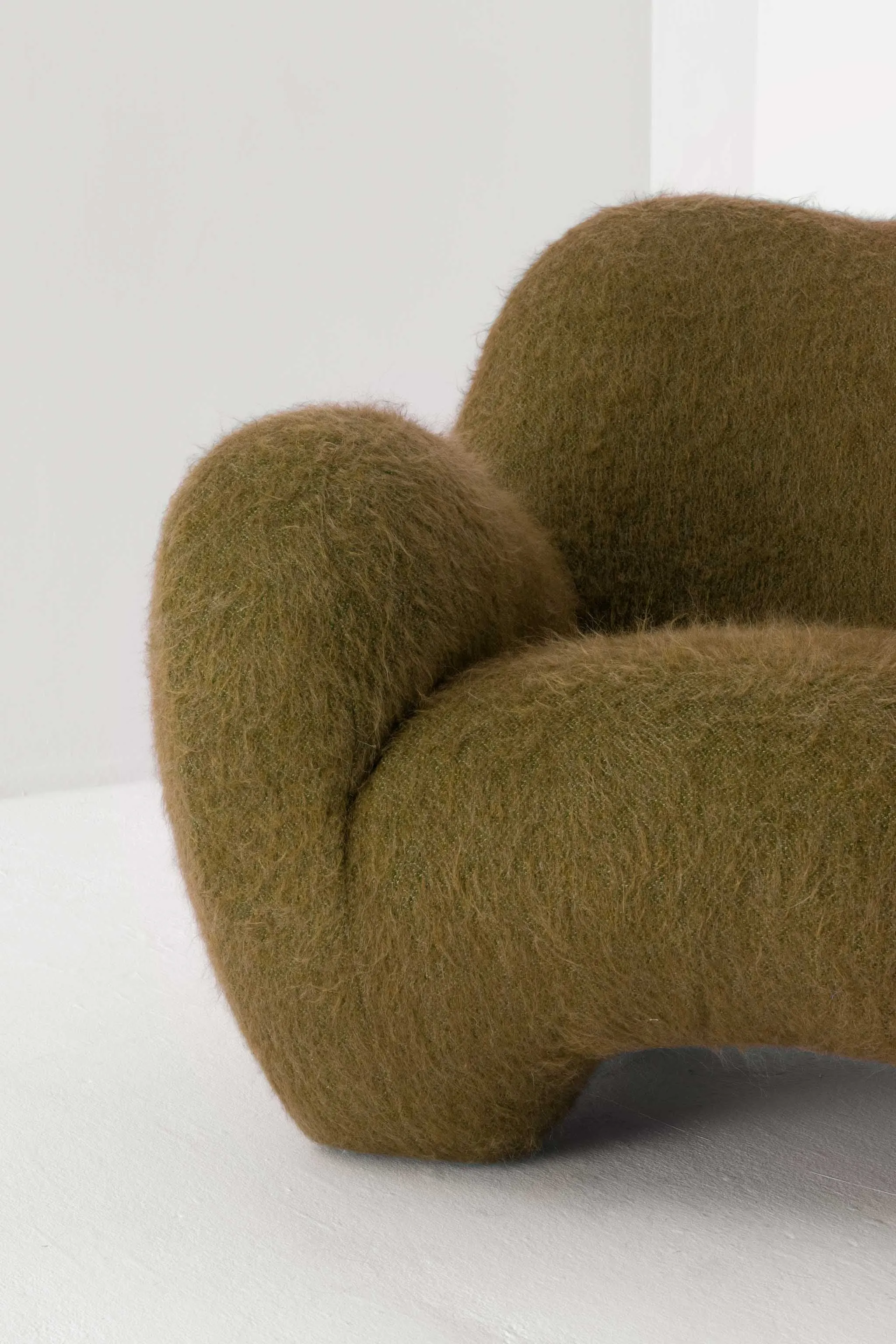 GUMMY ARMCHAIR / YETI OLIVE