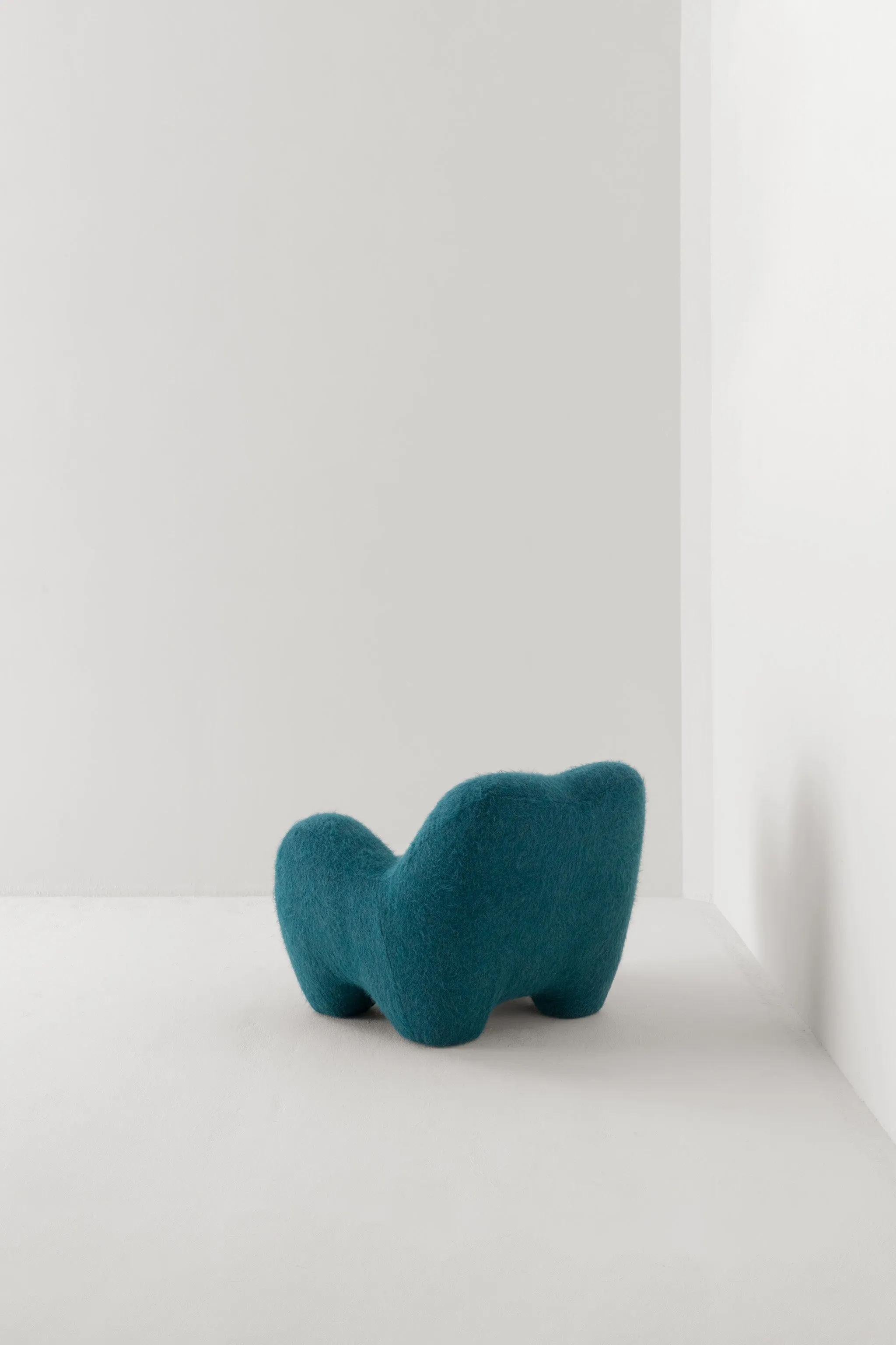 GUMMY ARMCHAIR / YETI PAON