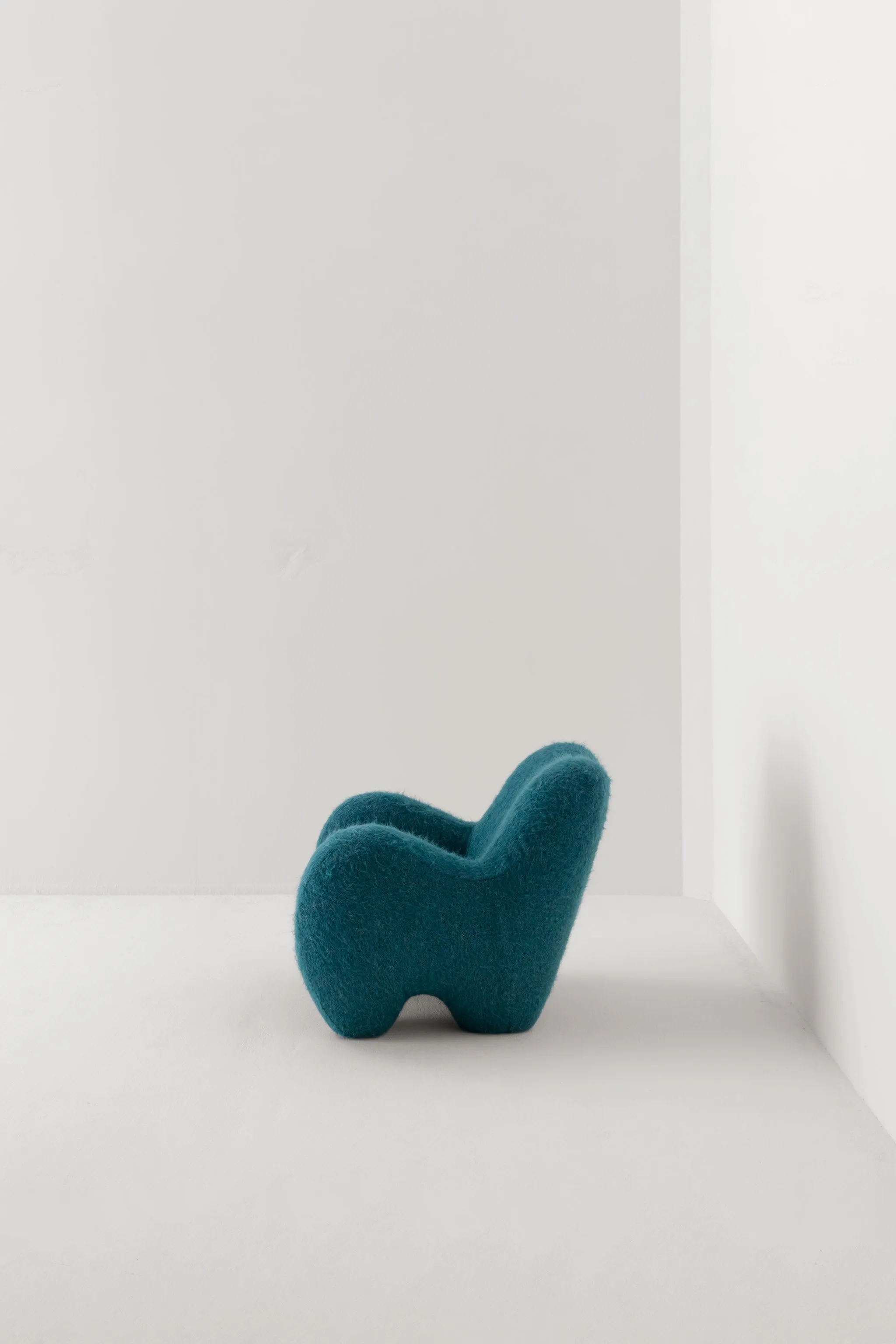 GUMMY ARMCHAIR / YETI PAON