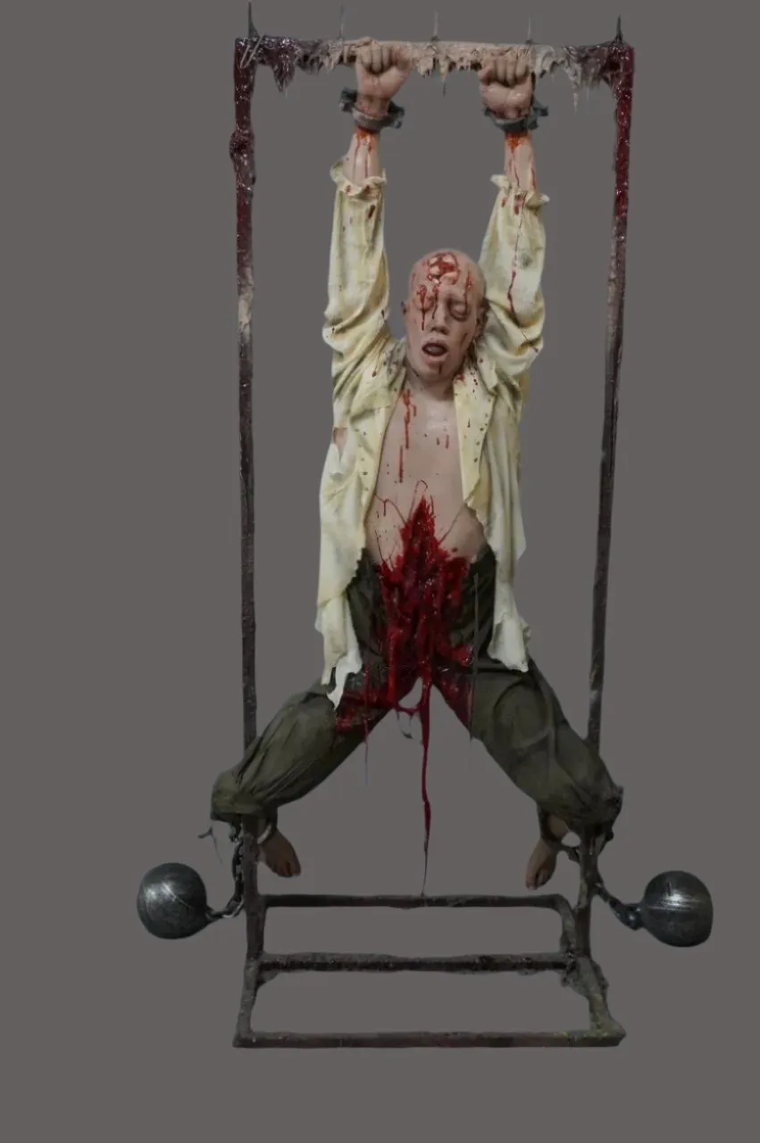 Hanging Gutted Dungeon Oscar Dummy with Feet