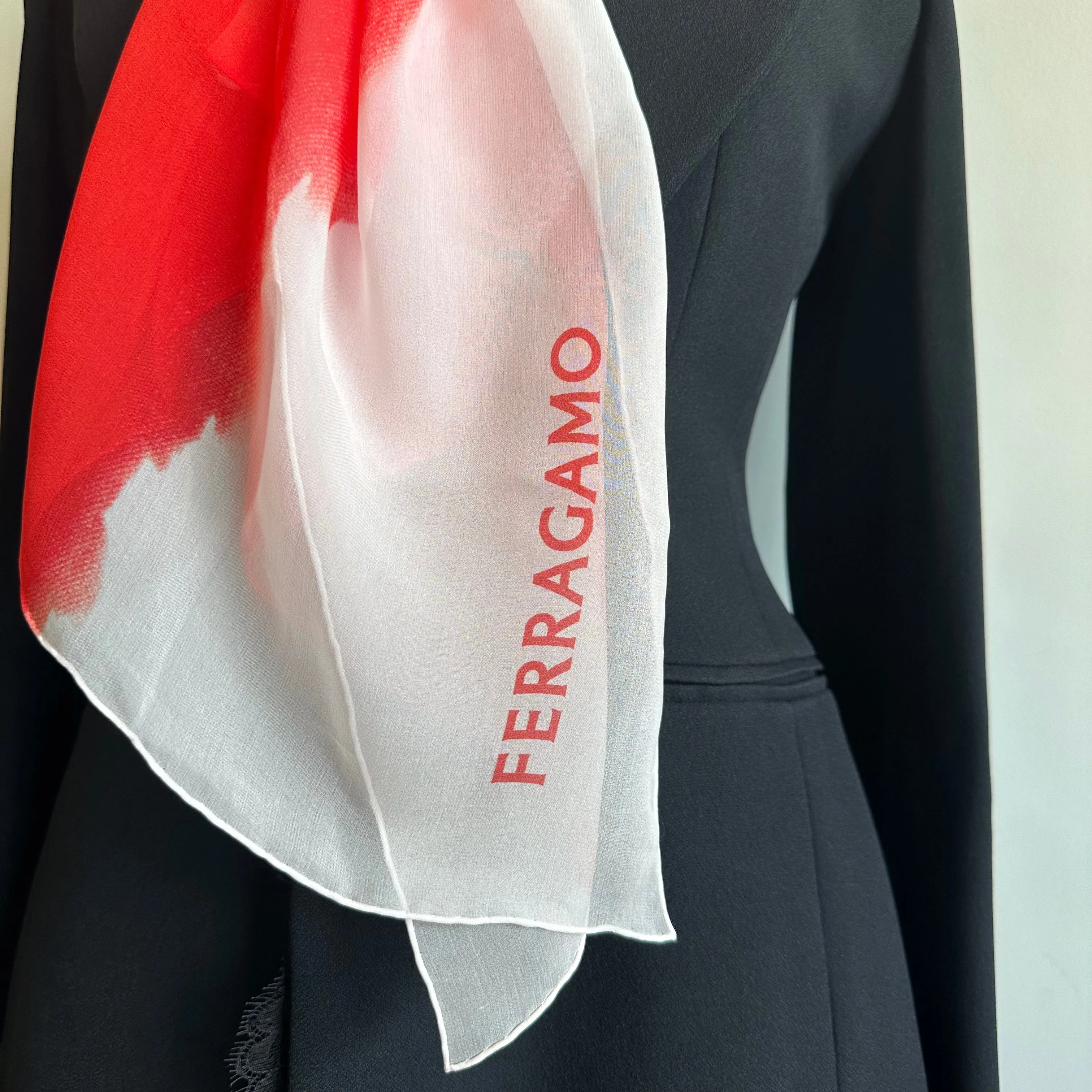 Lenço Salvatore Ferragamo Vermelho e Branco