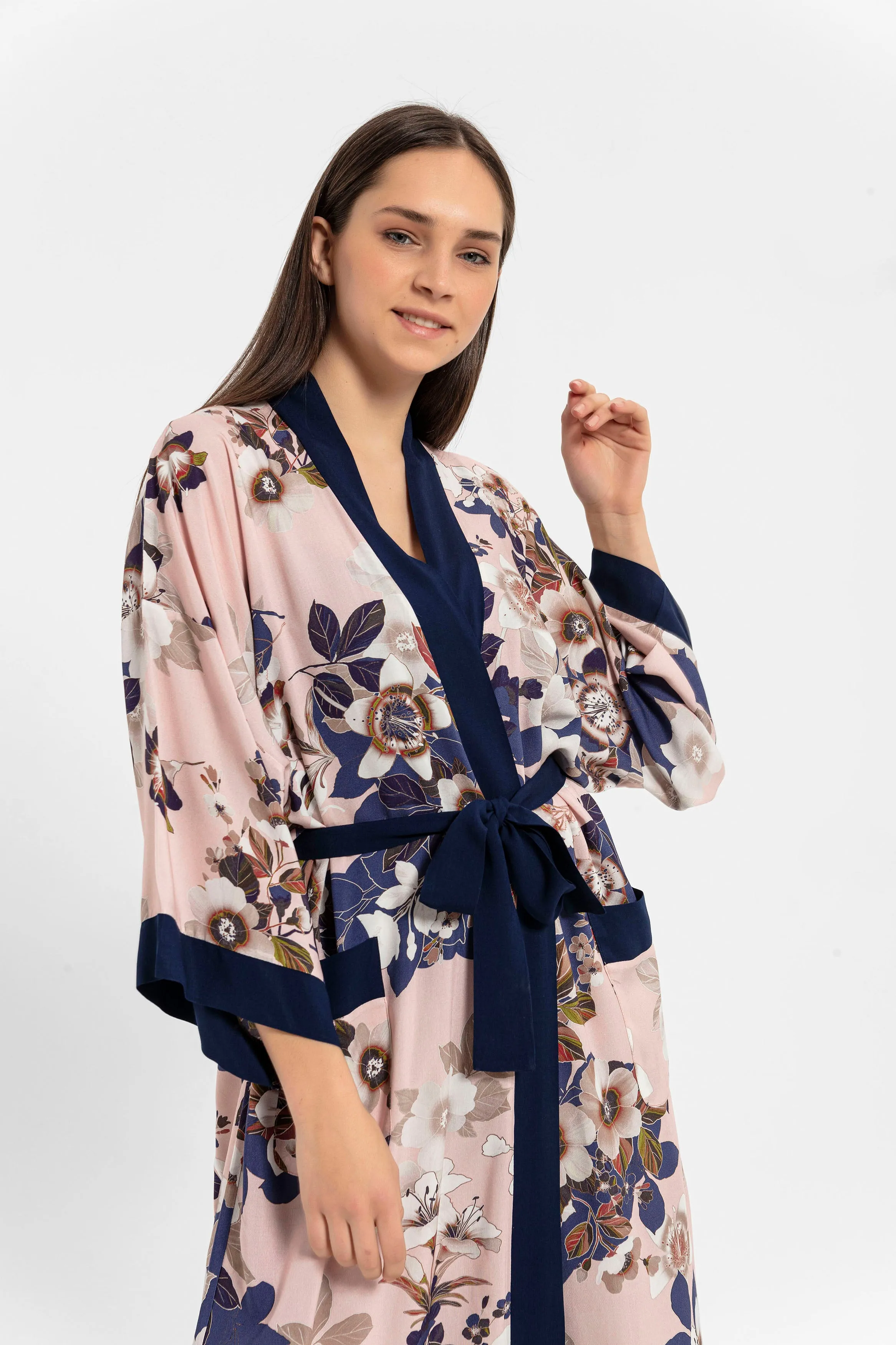 Pembe çiçek desenli Elissa Kimono