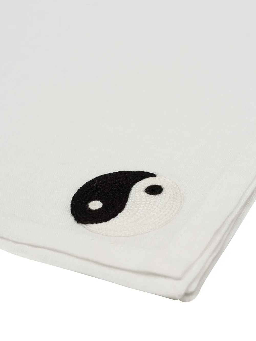 Serviette Brodée à la main - YIN & YANG