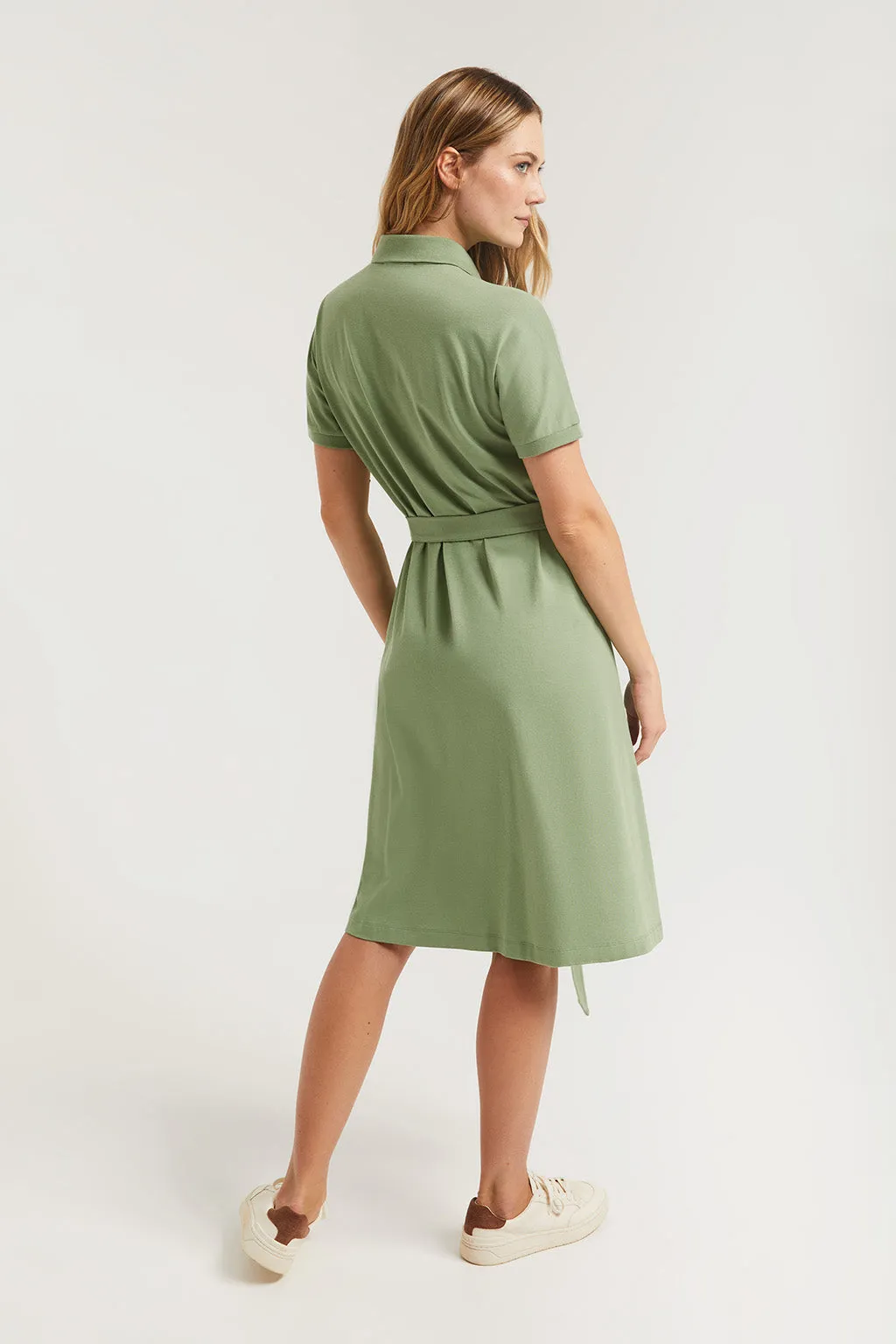 Vestido midi verde con logo bordado al tono