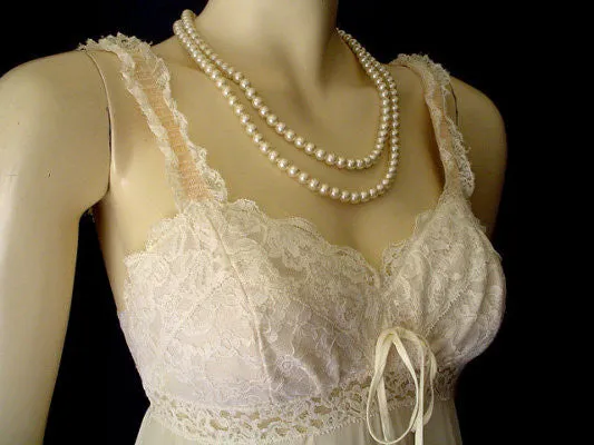 *VINTAGE OLGA "SLEEPING PRETTY" LACE BRA NIGHTGOWN IN SWEET CREAM