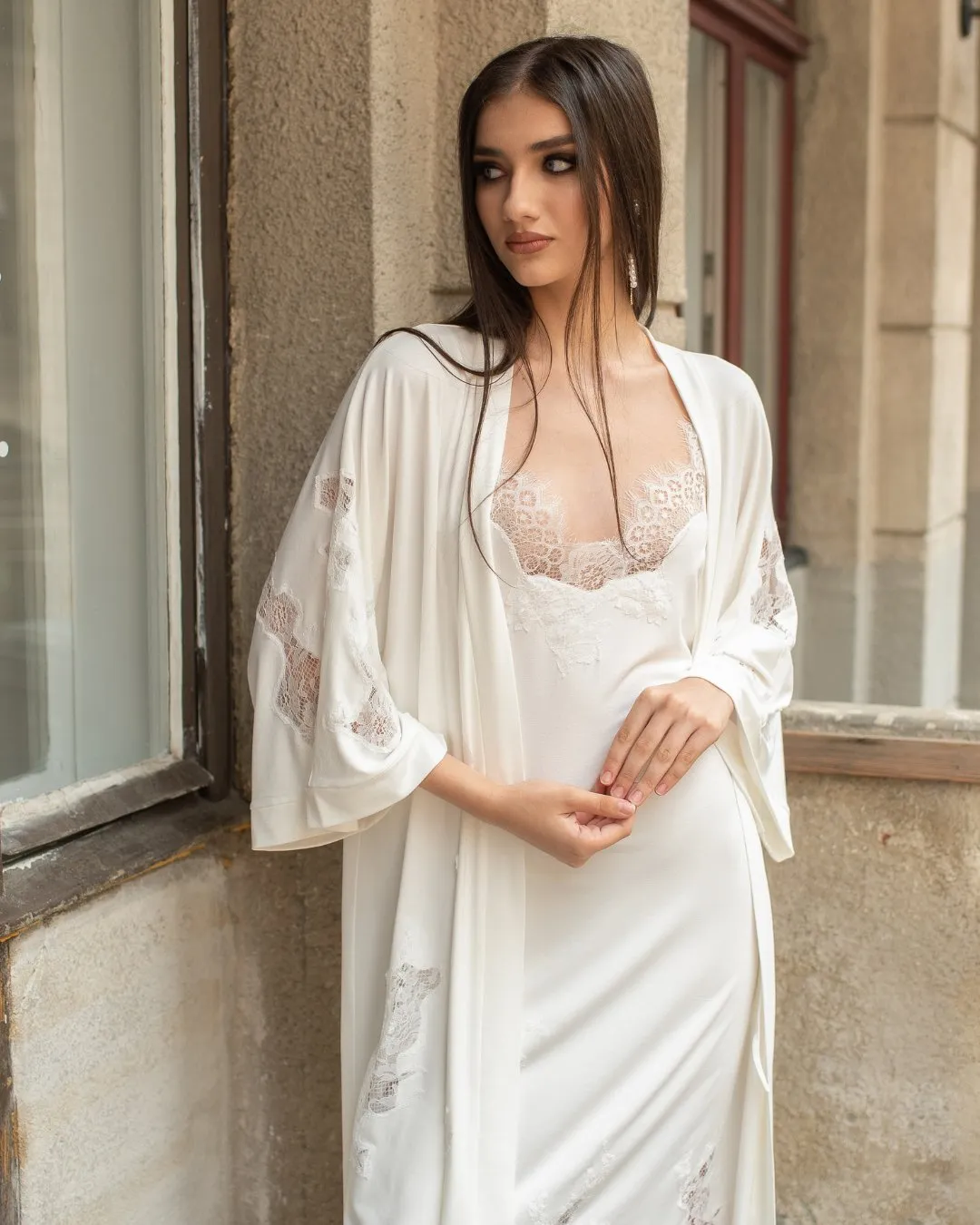 White Jersey Robe and Nightgowns Set