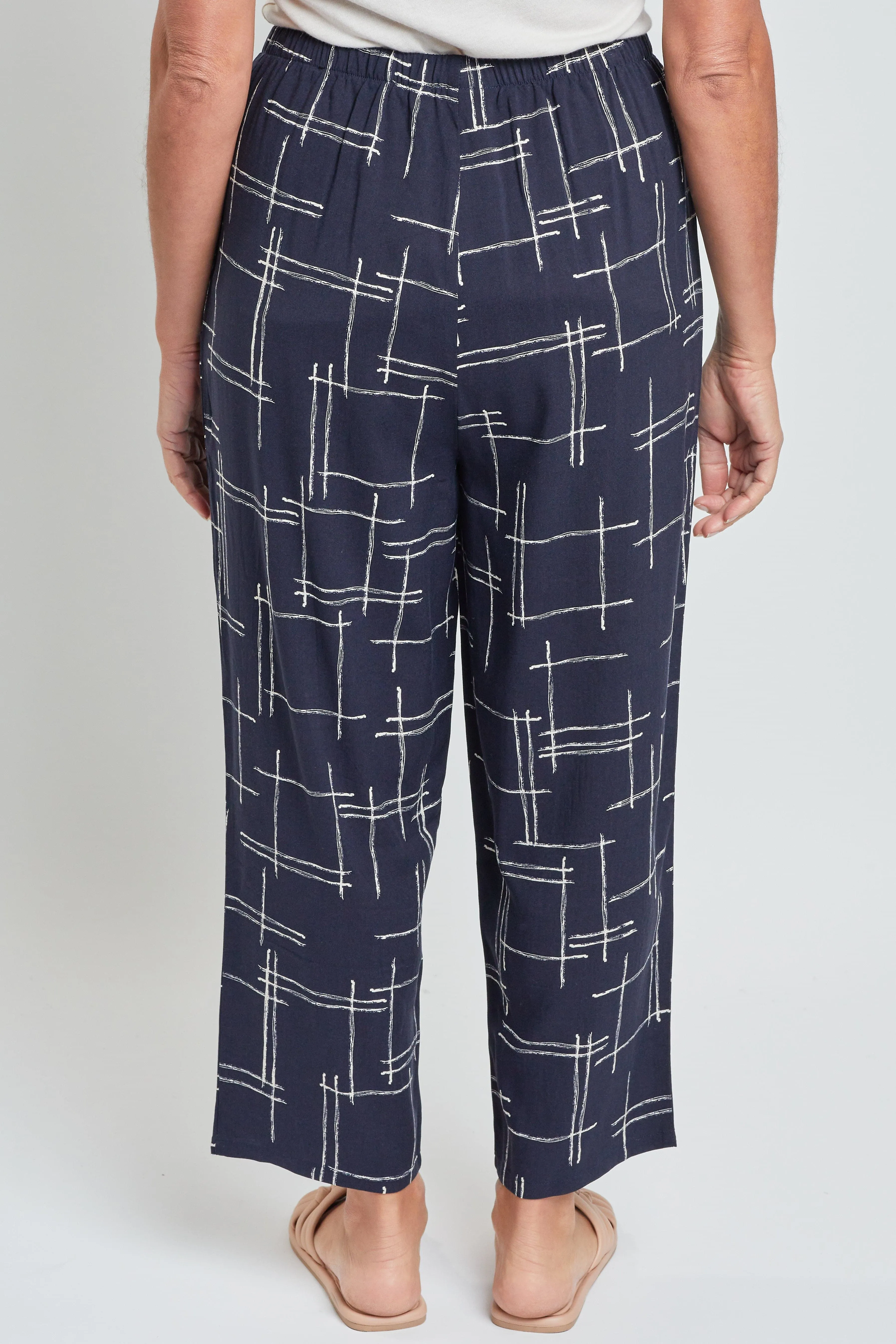 Women's Pull-On Relaxed High Rise Pant