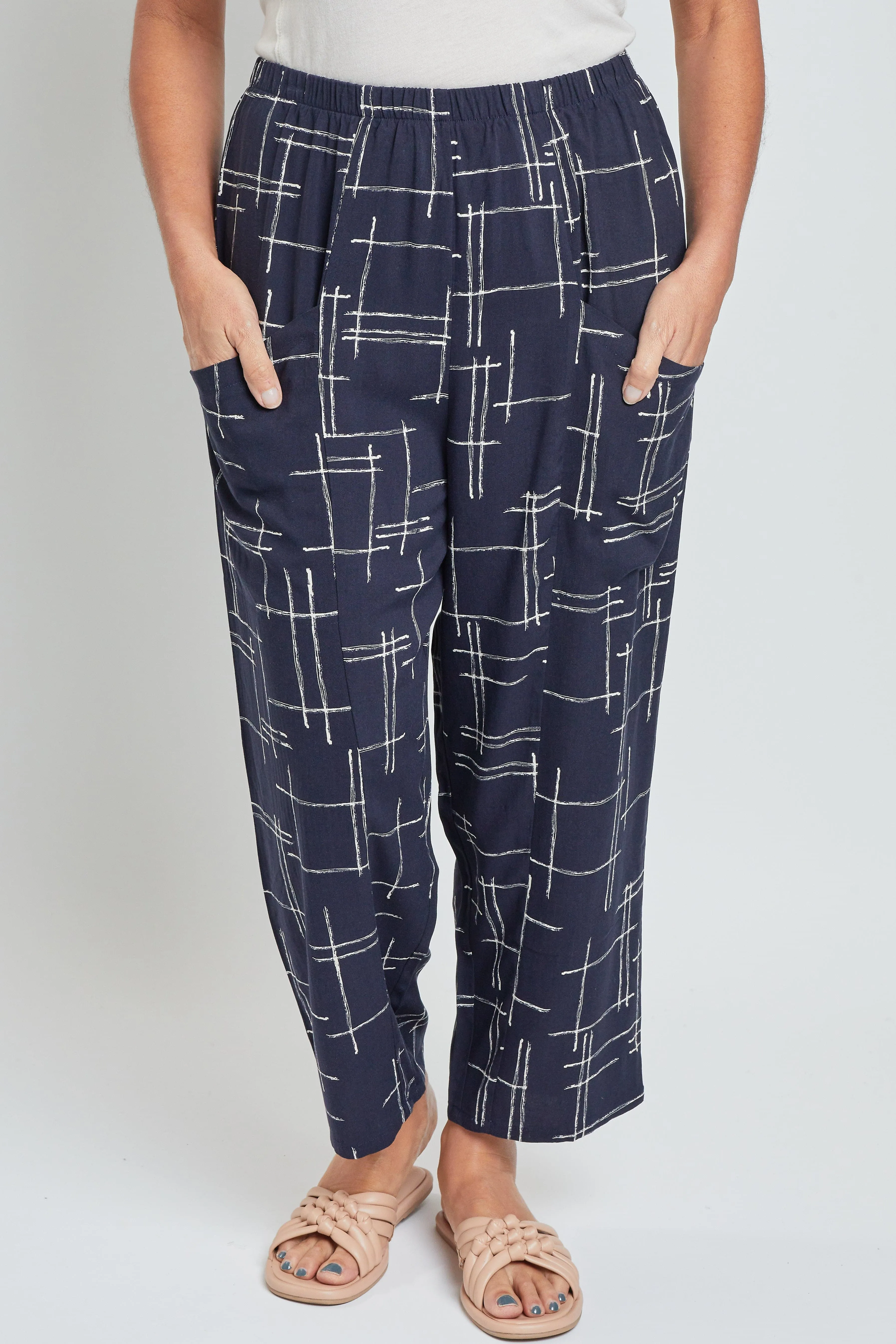 Women's Pull-On Relaxed High Rise Pant